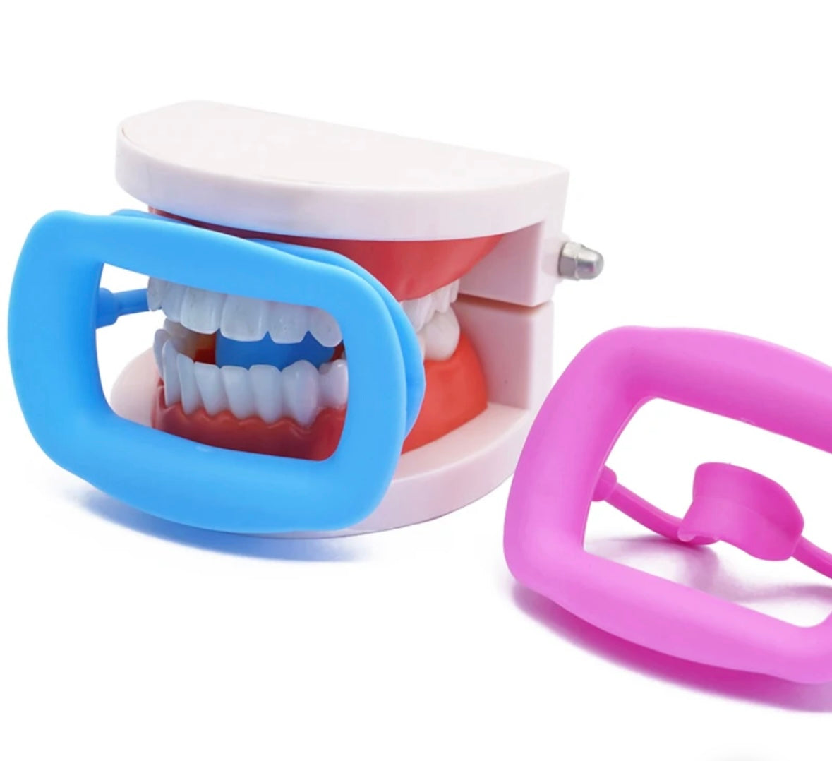 SILICONE MOUTH RETRACTOR